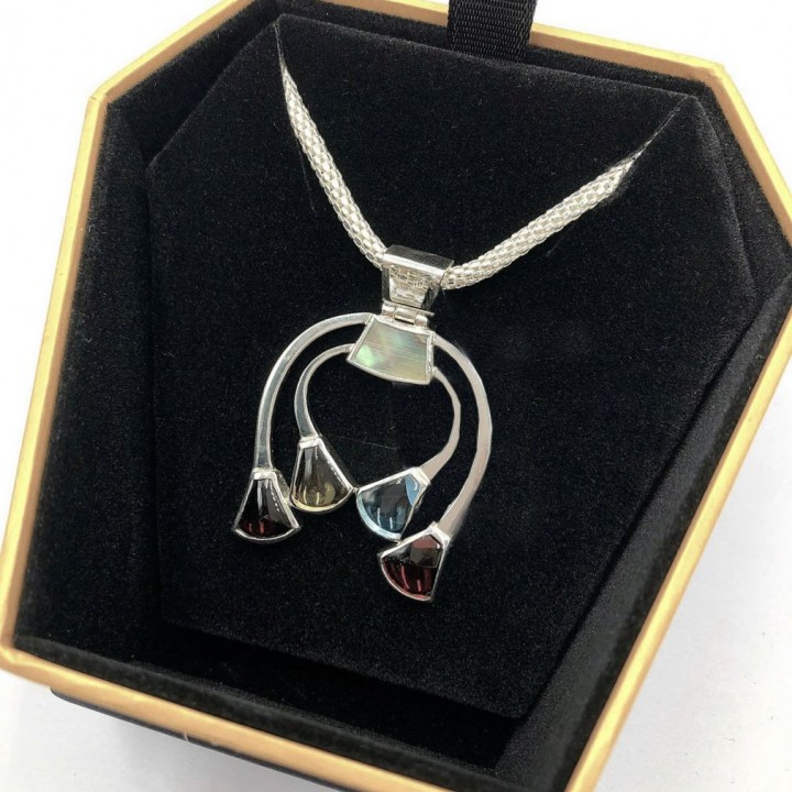 Pendant-Ocean Whisper  ( pendant 6.300.000vnd, Silver chain : 550.000vnd )